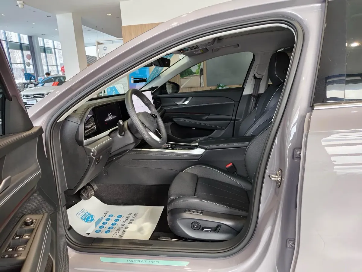 2025 Volkswagen Passat 2.0T 220HP L4 7DCT,autocango,china used car exporter,china ev exporter,chinese used car exporter,chinese used ev exporter