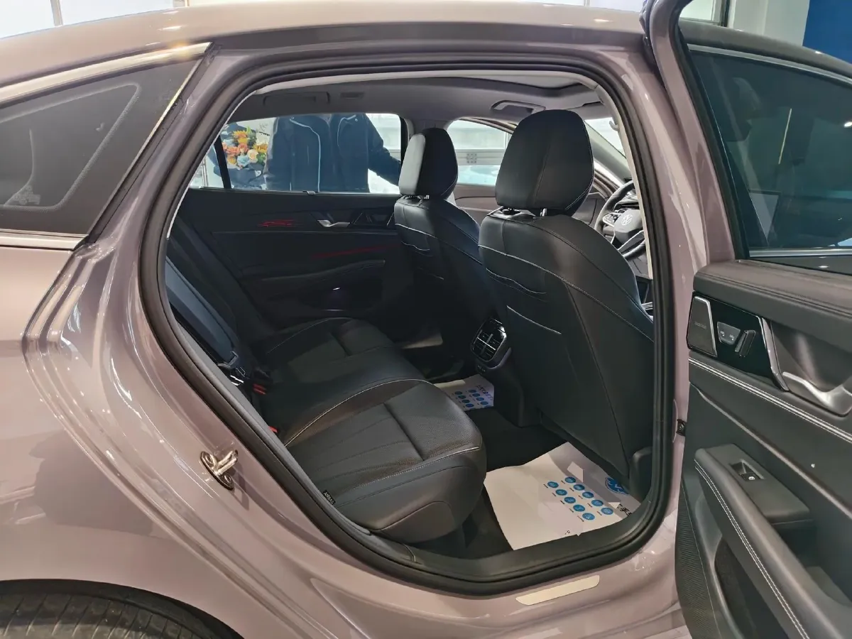 2025 Volkswagen Passat 2.0T 220HP L4 7DCT,autocango,china used car exporter,china ev exporter,chinese used car exporter,chinese used ev exporter