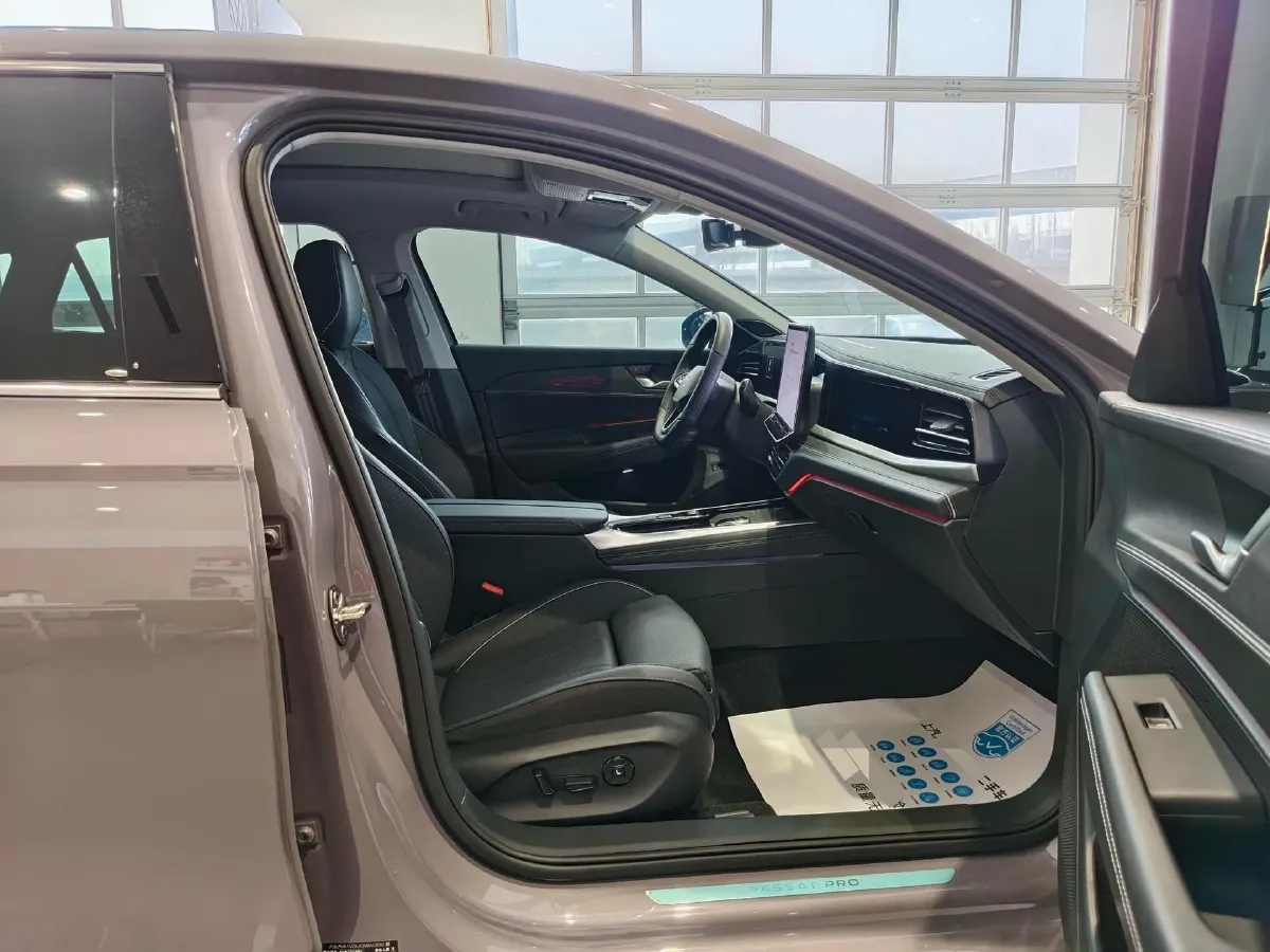 2025 Volkswagen Passat 2.0T 220HP L4 7DCT,autocango,china used car exporter,china ev exporter,chinese used car exporter,chinese used ev exporter