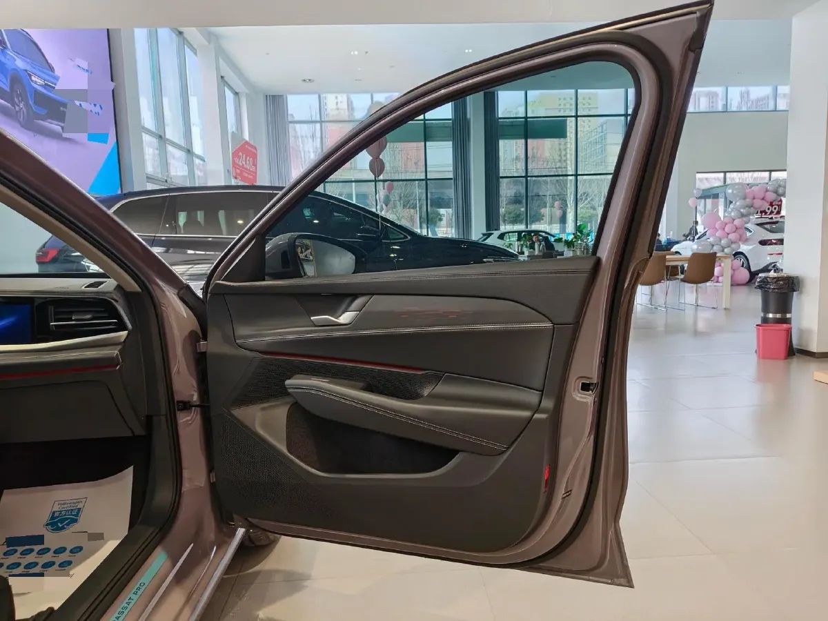 2025 Volkswagen Passat 2.0T 220HP L4 7DCT,autocango,china used car exporter,china ev exporter,chinese used car exporter,chinese used ev exporter