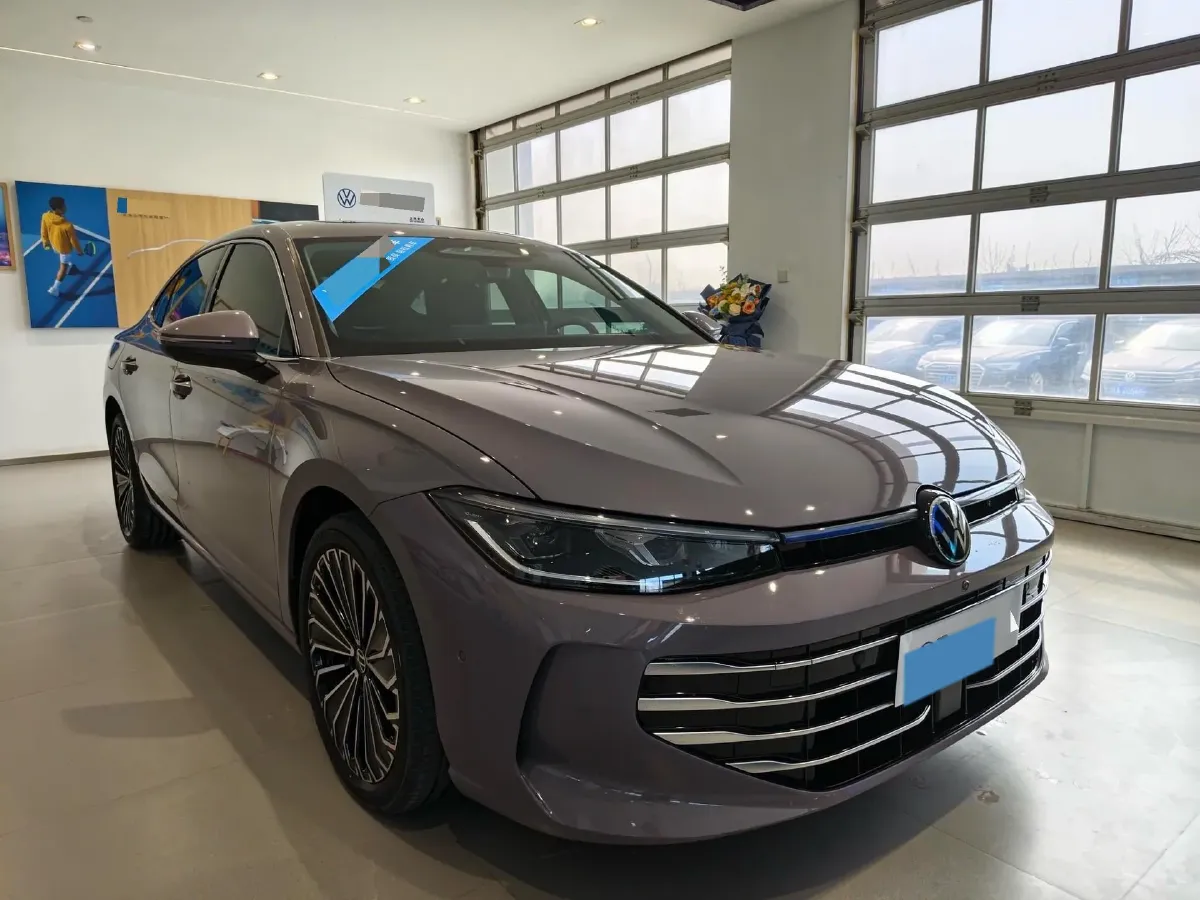 2025 Volkswagen Passat 2.0T 220HP L4 7DCT,autocango,china used car exporter,china ev exporter,chinese used car exporter,chinese used ev exporter