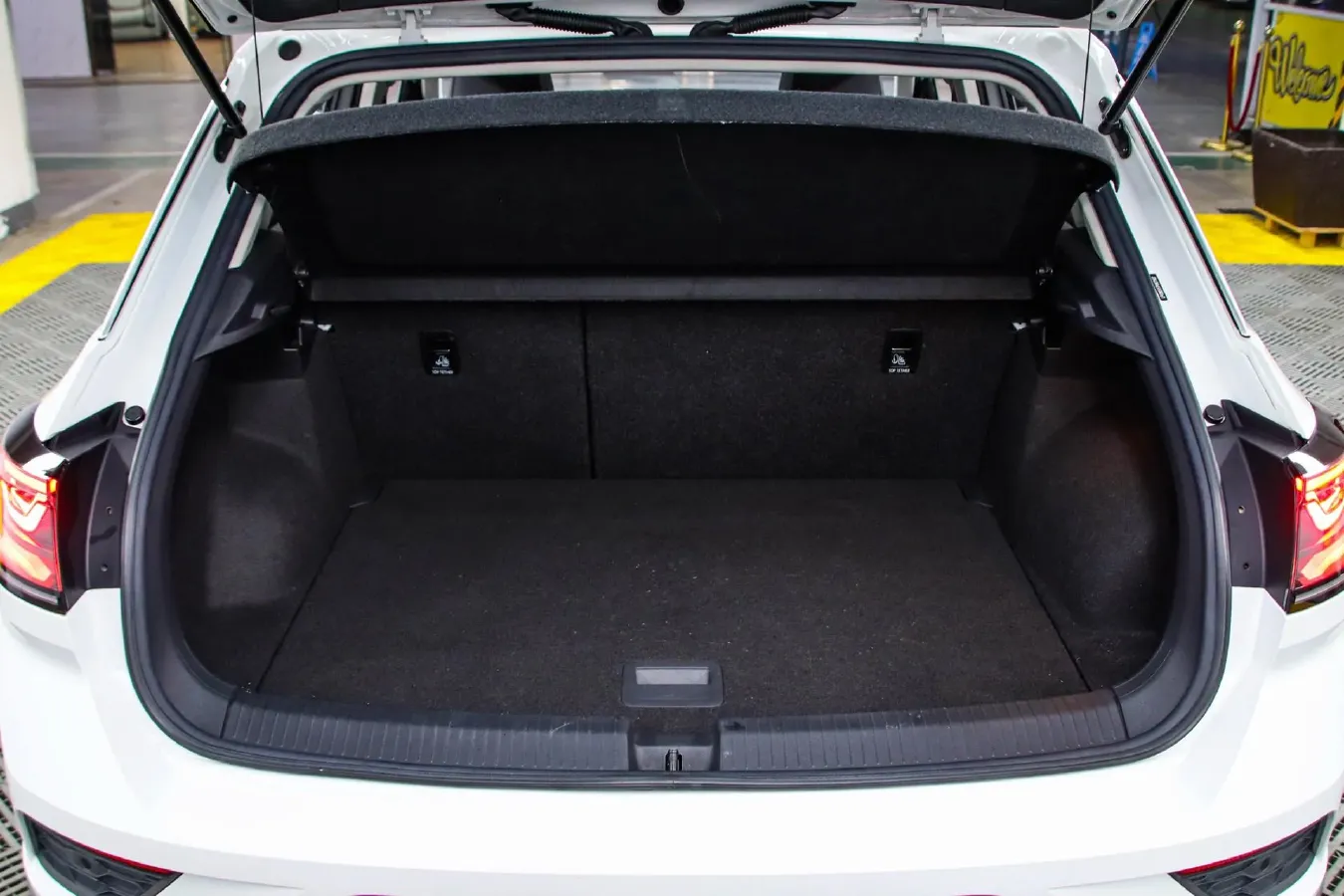 2023 Volkswagen T-Roc 1.4T 150HP L4 7DCT,autocango,china used car exporter,china ev exporter,chinese used car exporter,chinese used ev exporter