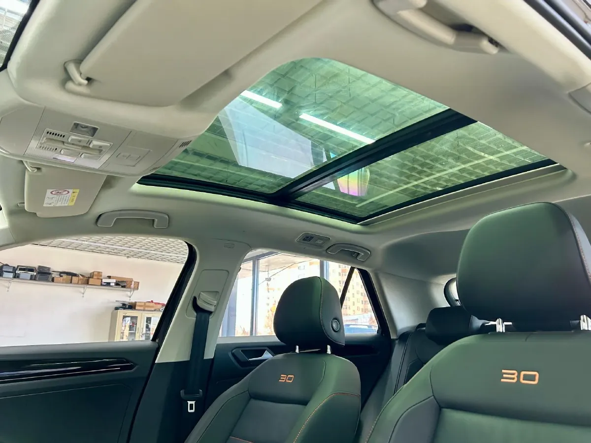 2021 Volkswagen T-Roc 1.4T 150HP L4 7DCT,autocango,china used car exporter,china ev exporter,chinese used car exporter,chinese used ev exporter