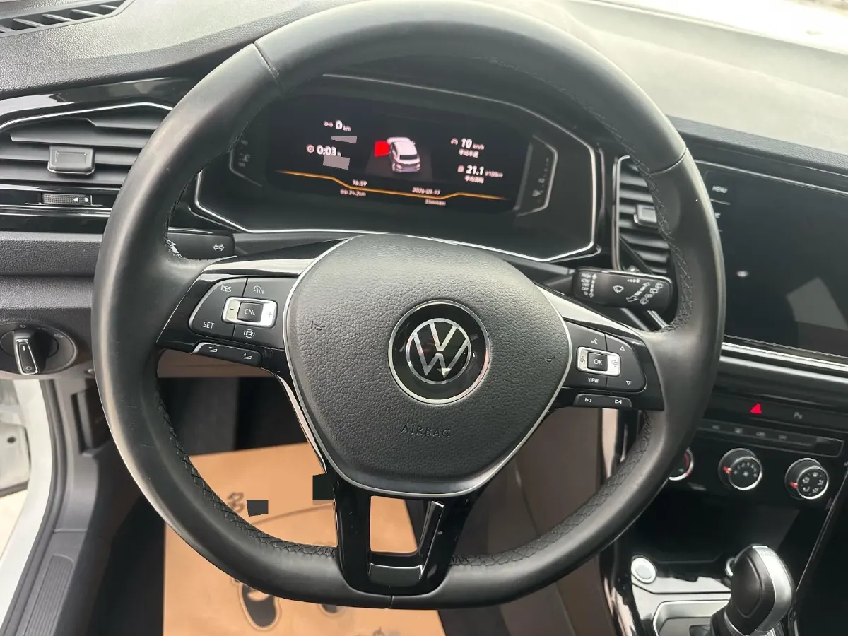 2022 Volkswagen T-Roc 1.4T 150HP L4 7DCT,autocango,china used car exporter,china ev exporter,chinese used car exporter,chinese used ev exporter