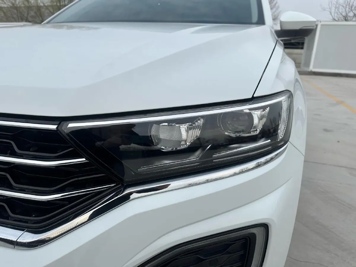 2022 Volkswagen T-Roc 1.4T 150HP L4 7DCT,autocango,china used car exporter,china ev exporter,chinese used car exporter,chinese used ev exporter