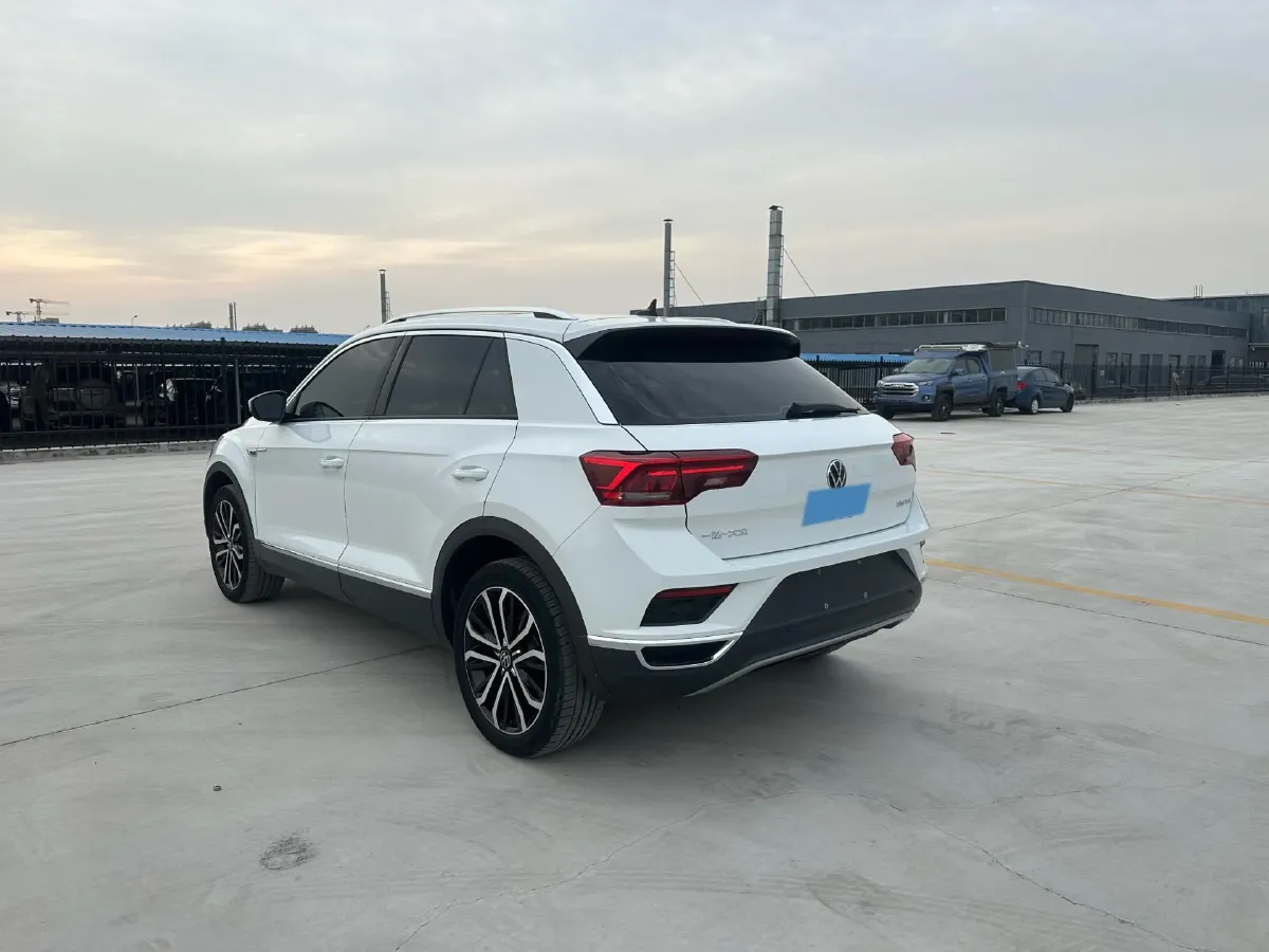 2022 Volkswagen T-Roc 1.4T 150HP L4 7DCT,autocango,china used car exporter,china ev exporter,chinese used car exporter,chinese used ev exporter