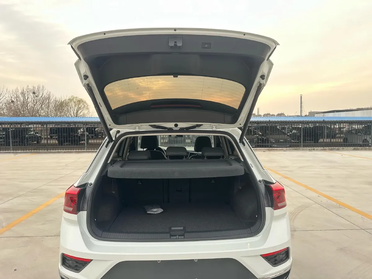 2022 Volkswagen T-Roc 1.4T 150HP L4 7DCT,autocango,china used car exporter,china ev exporter,chinese used car exporter,chinese used ev exporter