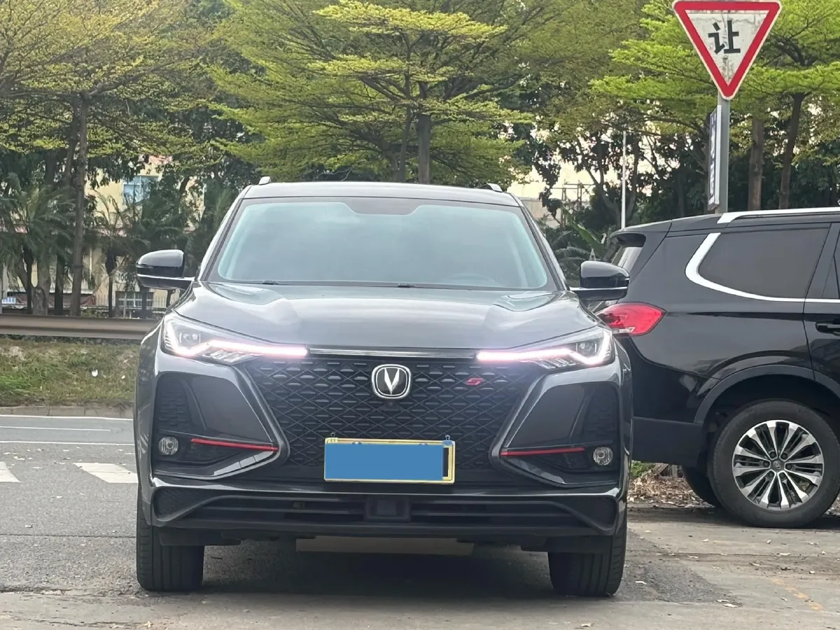 2020 ChangAn CS75 Plus 2.0T 233HP L4 8AT,autocango,china used car exporter,china ev exporter,chinese used car exporter,chinese used ev exporter