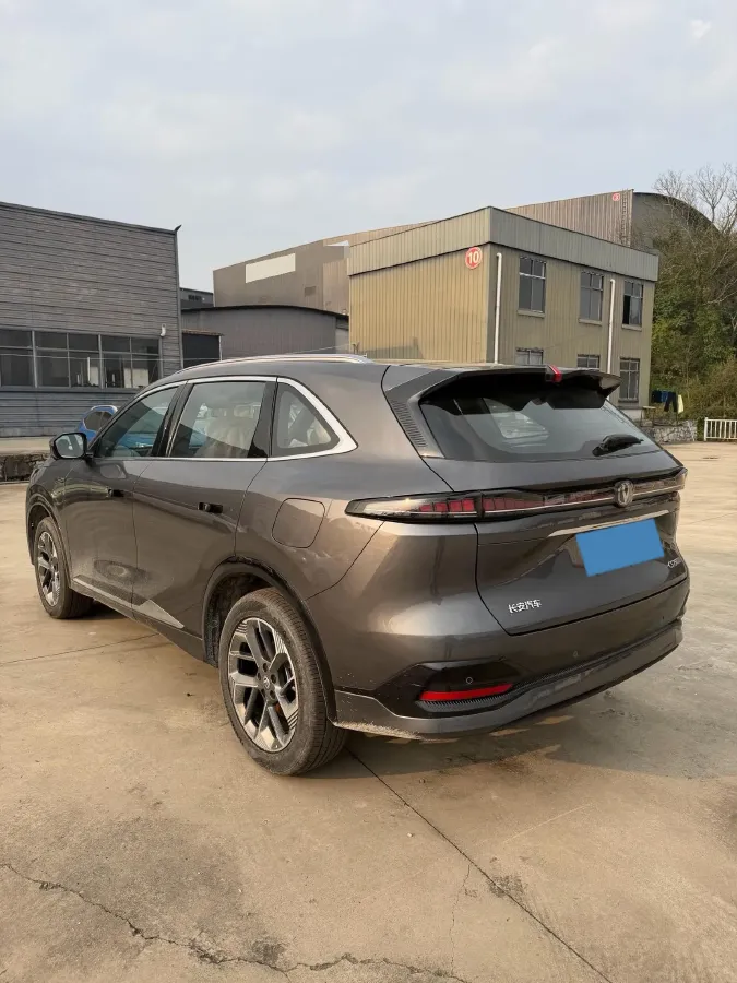 2025 ChangAn CS75 Plus 1.5T 192HP L4 8AT,autocango,china used car exporter,china ev exporter,chinese used car exporter,chinese used ev exporter