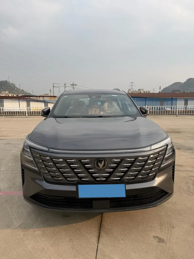 2025 ChangAn CS75 Plus 1.5T 192HP L4 8AT,autocango,china used car exporter,china ev exporter,chinese used car exporter,chinese used ev exporter