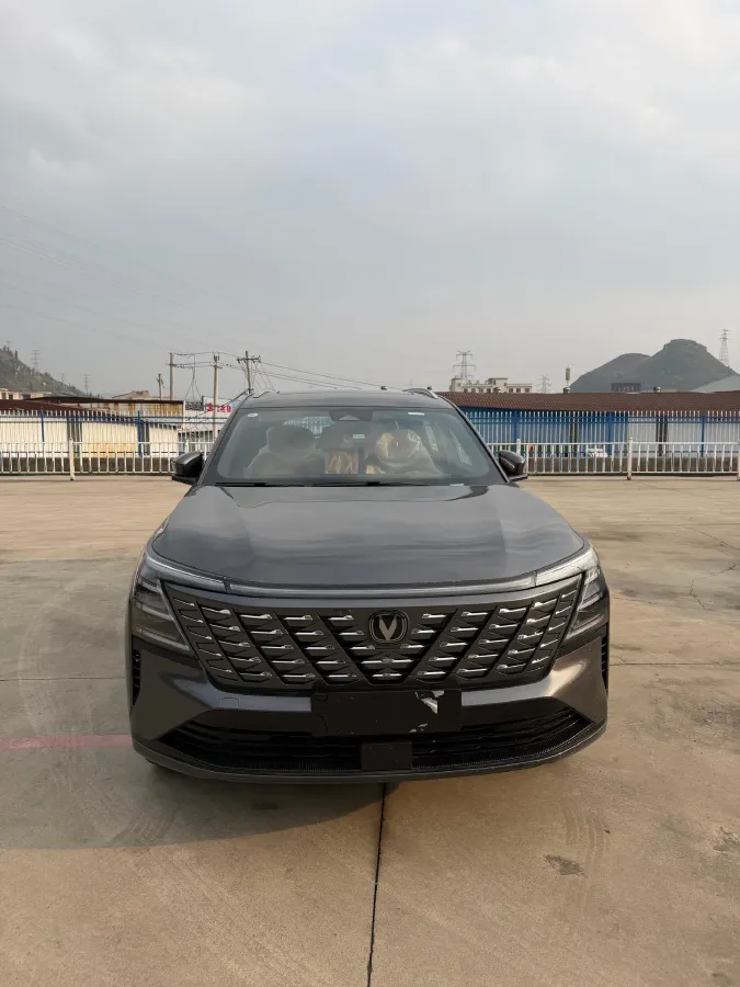 2025 ChangAn CS75 Plus 1.5T 192HP L4 8AT,autocango,china used car exporter,china ev exporter,chinese used car exporter,chinese used ev exporter