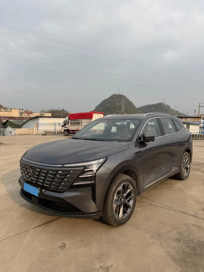 2025 ChangAn CS75 Plus 1.5T 192HP L4 8AT,autocango,china used car exporter,china ev exporter,chinese used car exporter,chinese used ev exporter