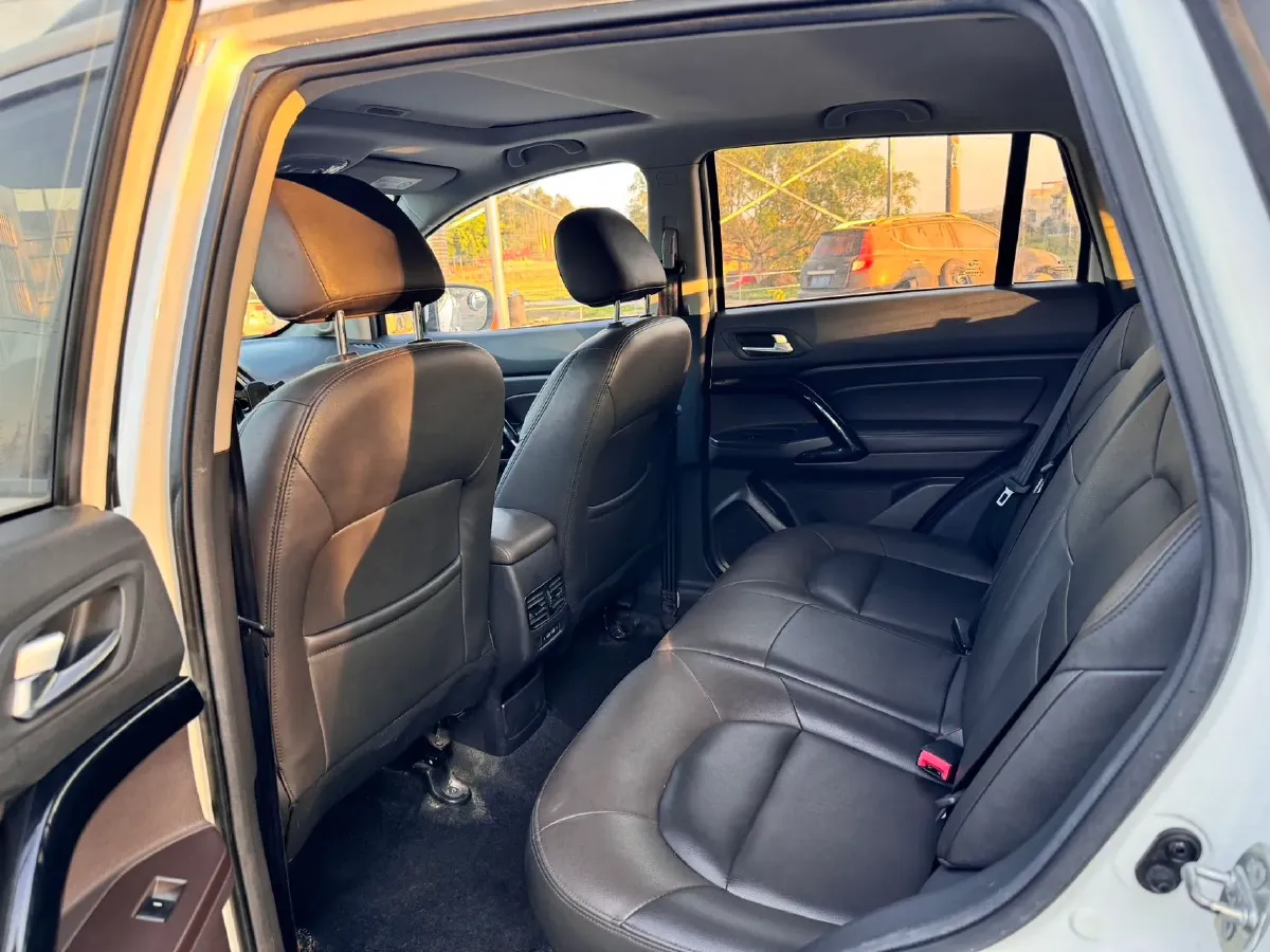 2017 GAC Trumpchi GS4 1.3T 137HP L4 7DCT,autocango,china used car exporter,china ev exporter,chinese used car exporter,chinese used ev exporter