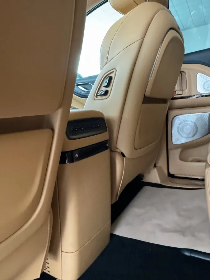 2025 Voyah Dream BEV 108.7KWH,autocango,china used car exporter,china ev exporter,chinese used car exporter,chinese used ev exporter