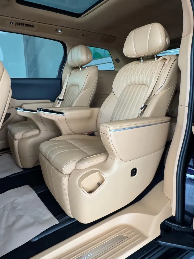 2025 Voyah Dream BEV 108.7KWH,autocango,china used car exporter,china ev exporter,chinese used car exporter,chinese used ev exporter