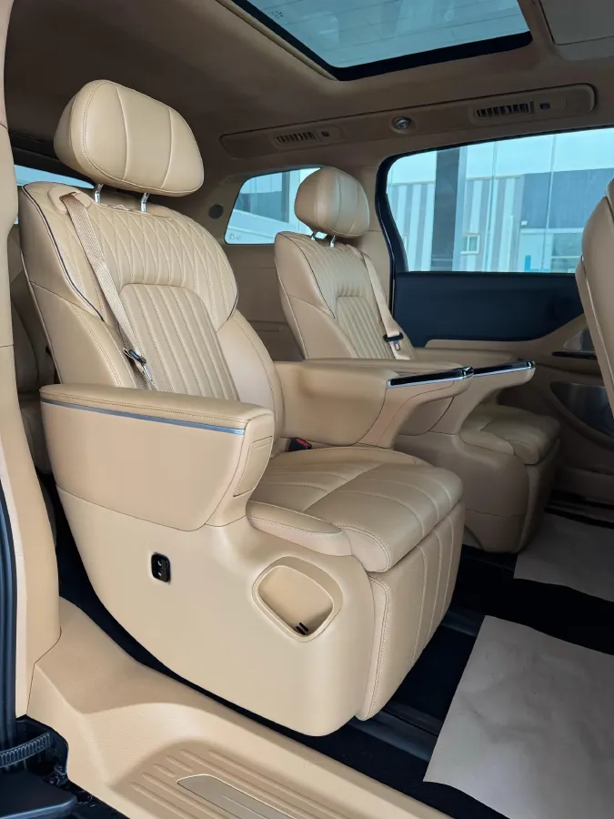 2025 Voyah Dream BEV 108.7KWH,autocango,china used car exporter,china ev exporter,chinese used car exporter,chinese used ev exporter