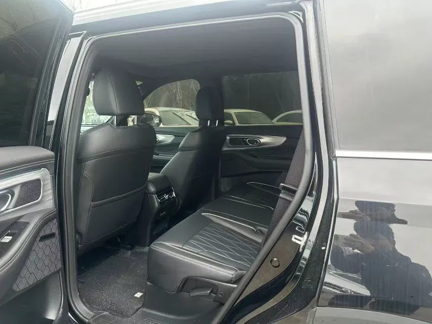 2025 GAC Trumpchi GS8 2.0T 252HP L4 8AT,autocango,china used car exporter,china ev exporter,chinese used car exporter,chinese used ev exporter