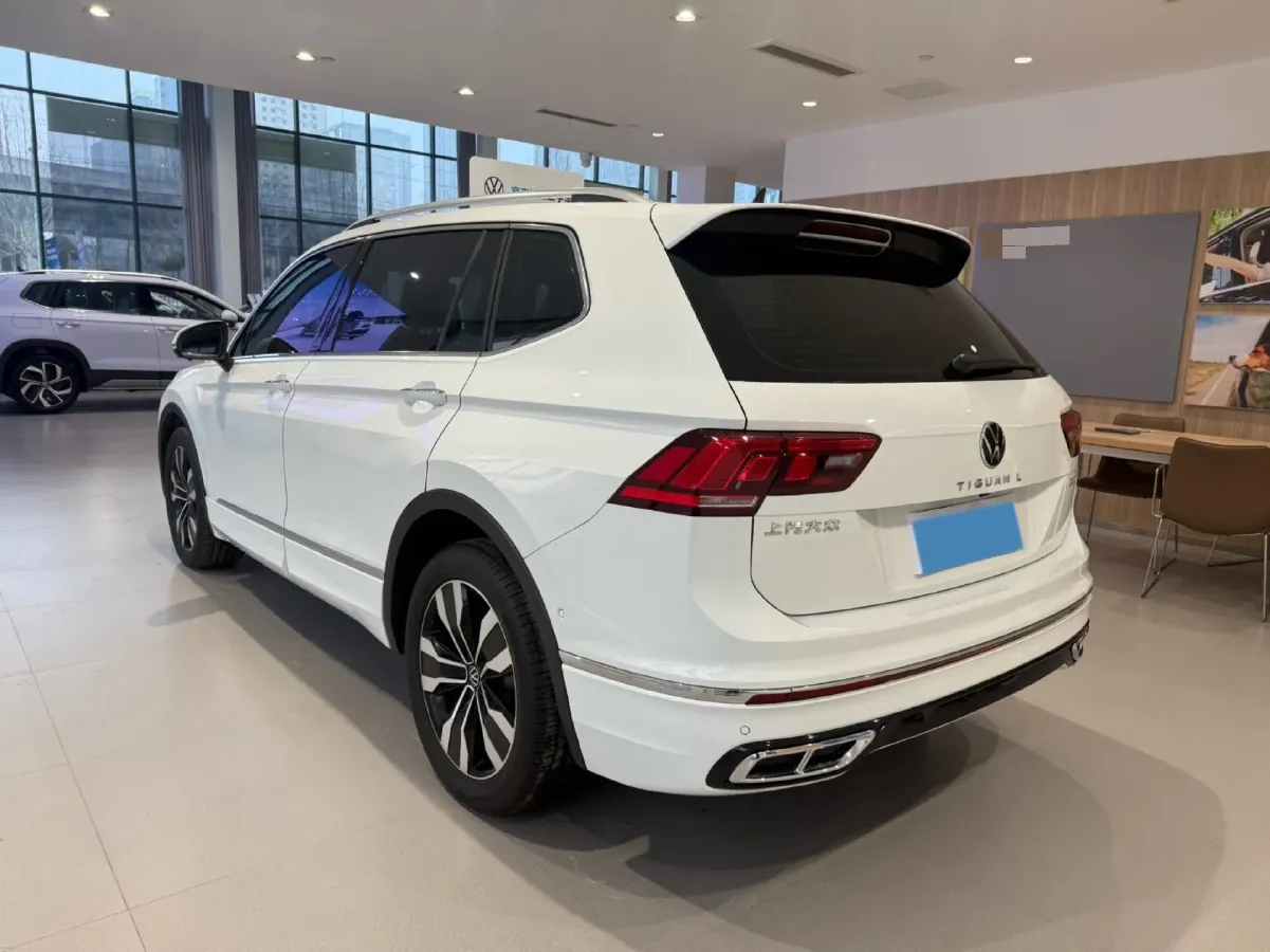 2024 Volkswagen Tiguan L 2.0T 186HP L4 7DCT,autocango,china used car exporter,china ev exporter,chinese used car exporter,chinese used ev exporter