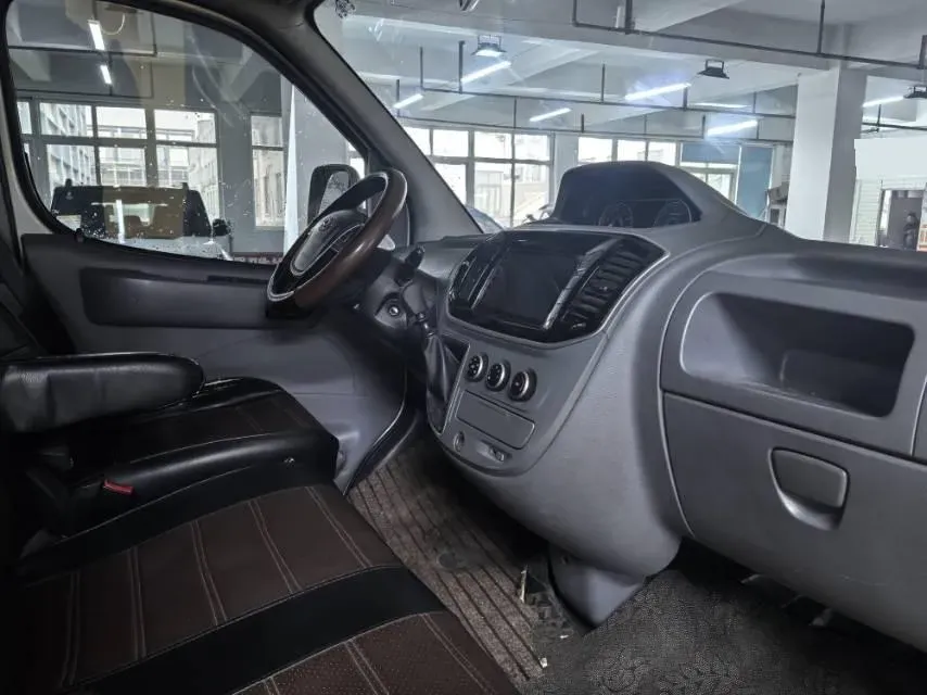 2021 MAXUS XinTu V80 2.0T 139HP L4 6MT,autocango,china used car exporter,china ev exporter,chinese used car exporter,chinese used ev exporter