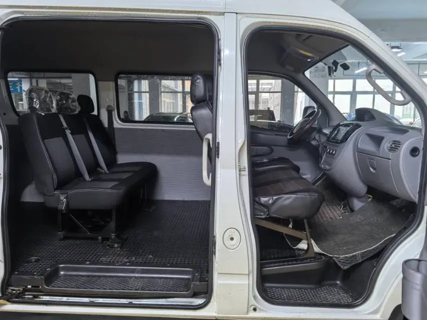 2021 MAXUS XinTu V80 2.0T 139HP L4 6MT,autocango,china used car exporter,china ev exporter,chinese used car exporter,chinese used ev exporter