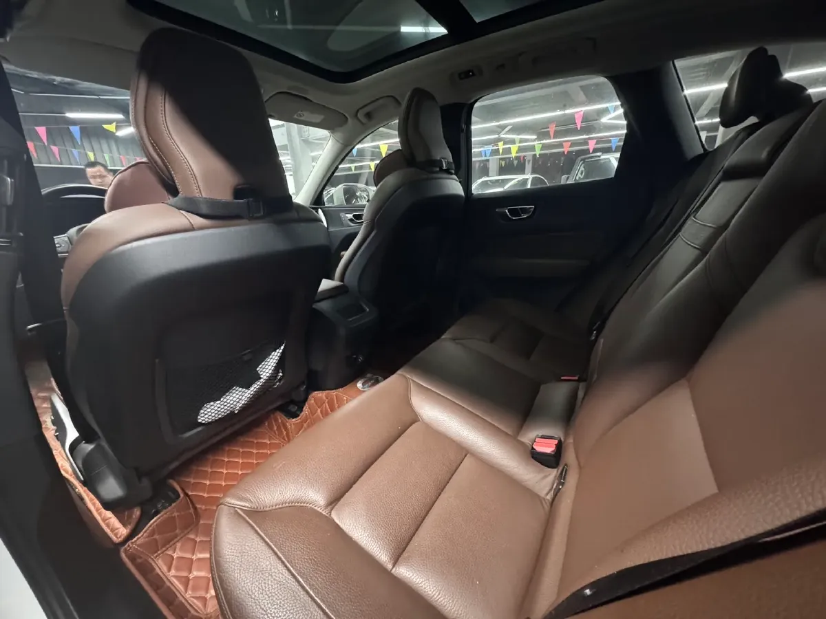 2019 Volvo XC60 2.0T 254HP L4 8AT,autocango,china used car exporter,china ev exporter,chinese used car exporter,chinese used ev exporter