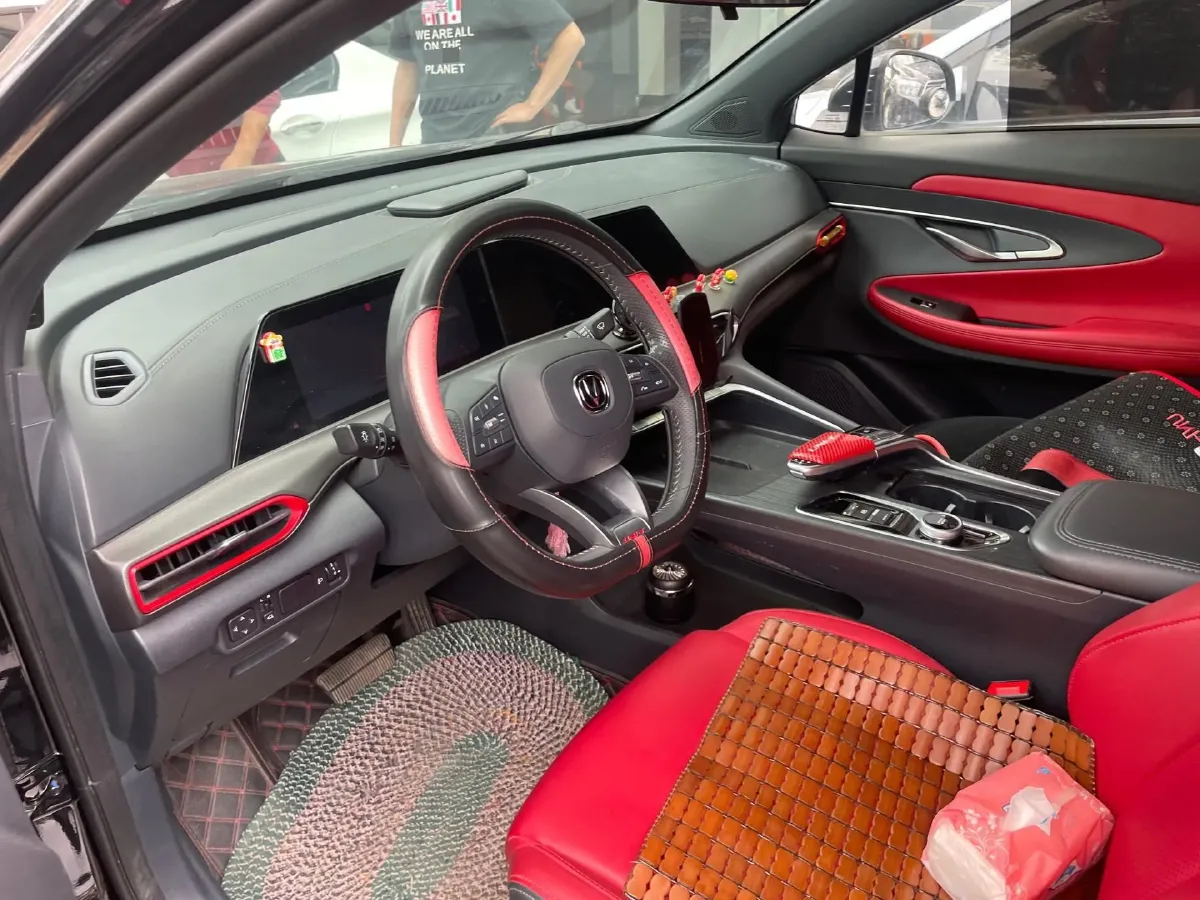 2020 ChangAn UNI-T 1.5T 180HP L4 7DCT,autocango,china used car exporter,china ev exporter,chinese used car exporter,chinese used ev exporter