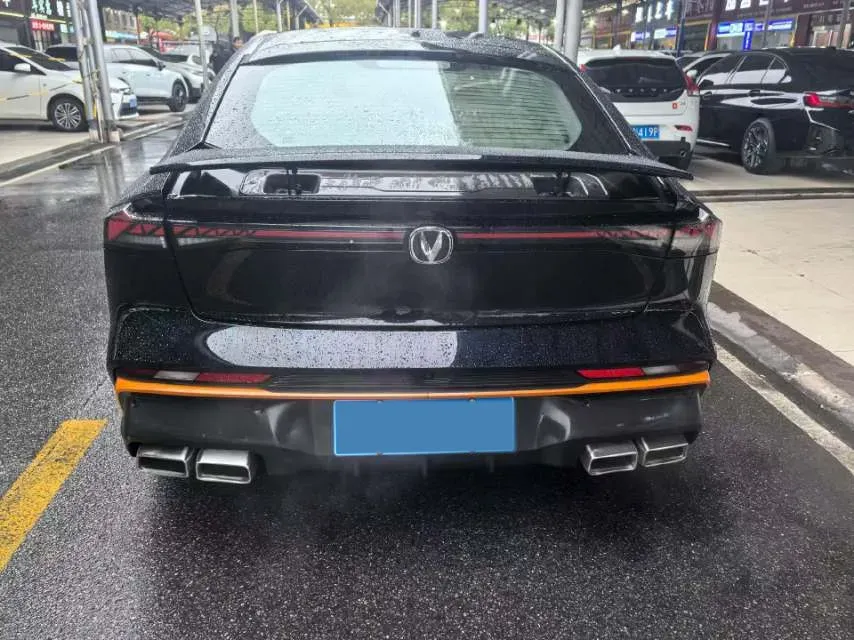 2024 ChangAn UNI-V 1.5T 188HP L4 7DCT,autocango,china used car exporter,china ev exporter,chinese used car exporter,chinese used ev exporter