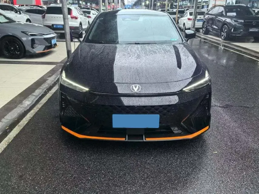 2024 ChangAn UNI-V 1.5T 188HP L4 7DCT,autocango,china used car exporter,china ev exporter,chinese used car exporter,chinese used ev exporter