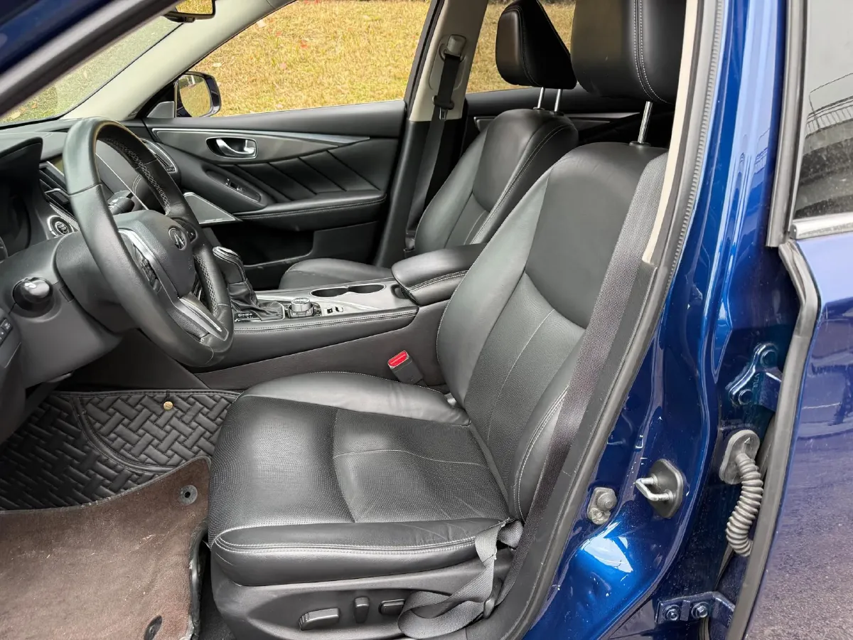 2018 Jeep Grand Commander 2.0T 265HP L4 9AT,autocango,china used car exporter,china ev exporter,chinese used car exporter,chinese used ev exporter