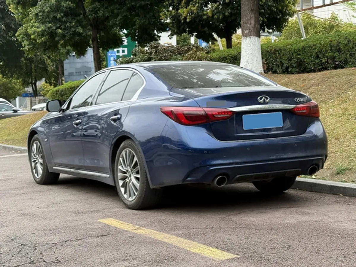 2018 Jeep Grand Commander 2.0T 265HP L4 9AT,autocango,china used car exporter,china ev exporter,chinese used car exporter,chinese used ev exporter