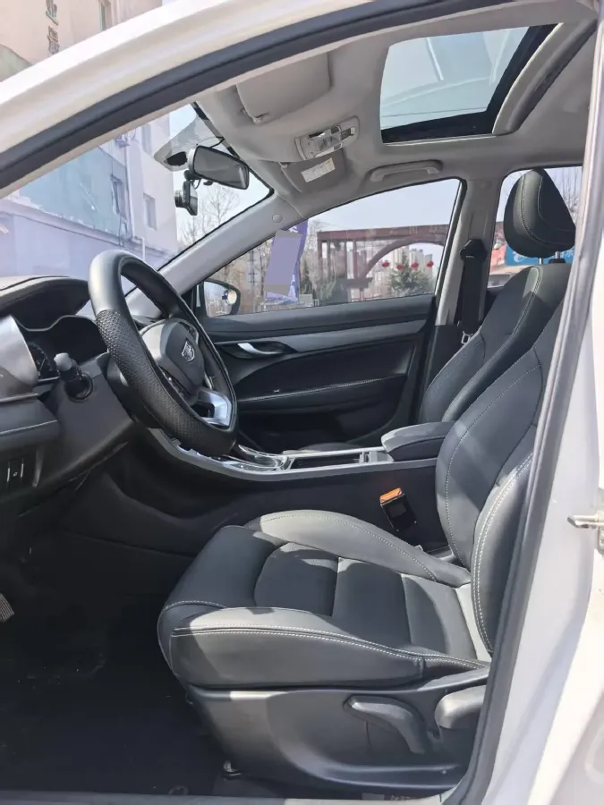 2021 BaoJun 530 1.5T 147HP L4 CVT,autocango,china used car exporter,china ev exporter,chinese used car exporter,chinese used ev exporter