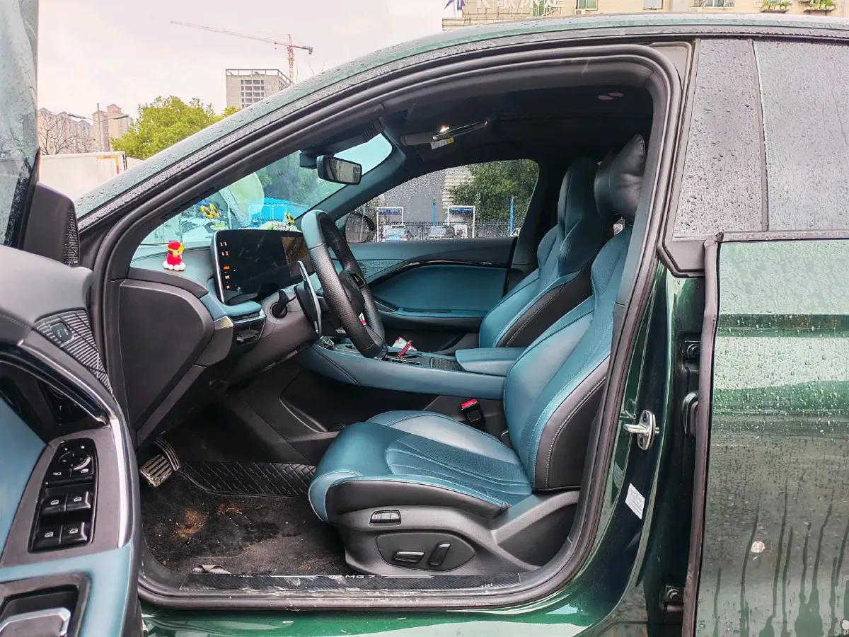 2023 MG 7 2.0T 261HP L4 9AT,autocango,china used car exporter,china ev exporter,chinese used car exporter,chinese used ev exporter