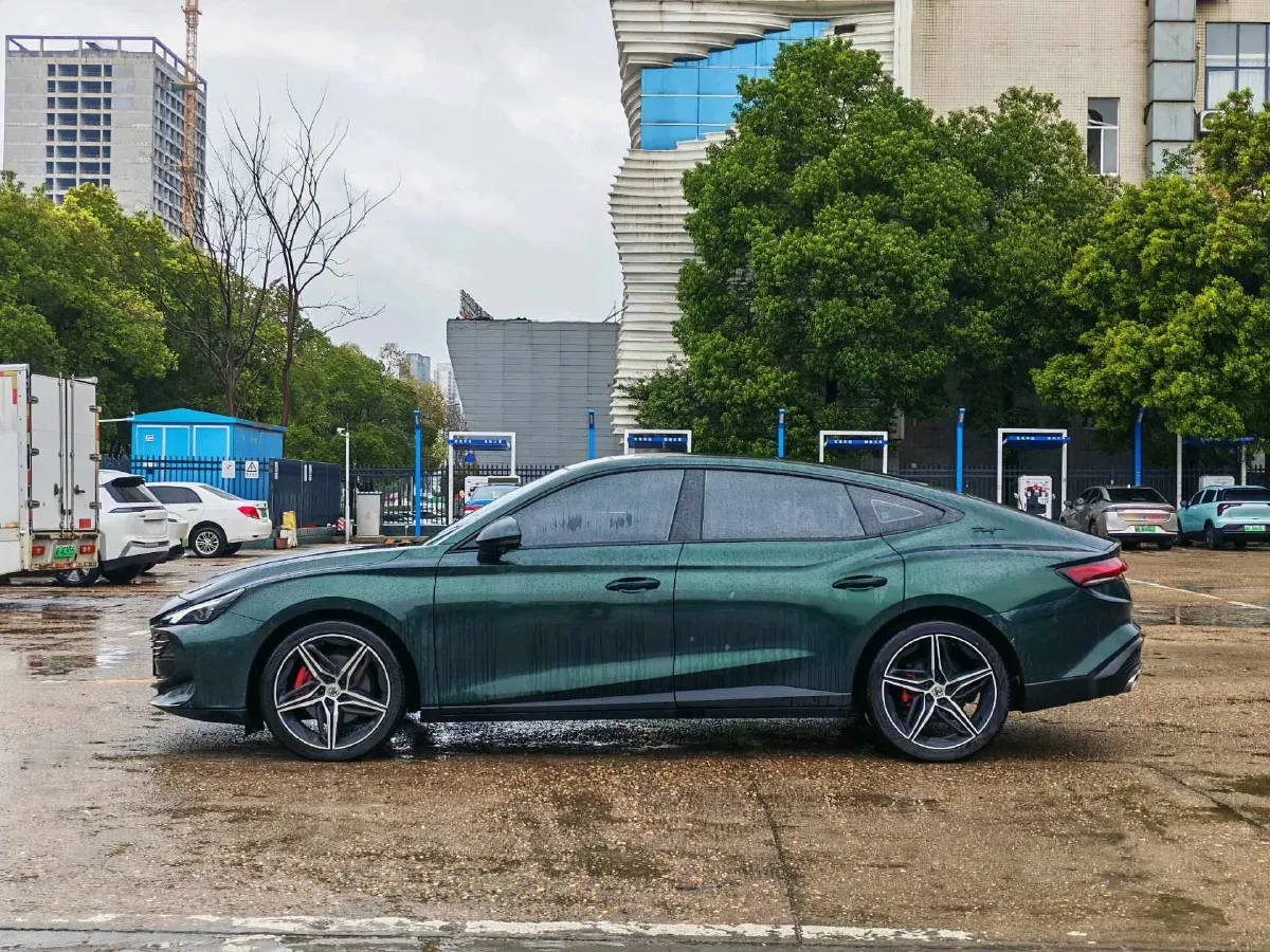 2023 MG 7 2.0T 261HP L4 9AT,autocango,china used car exporter,china ev exporter,chinese used car exporter,chinese used ev exporter