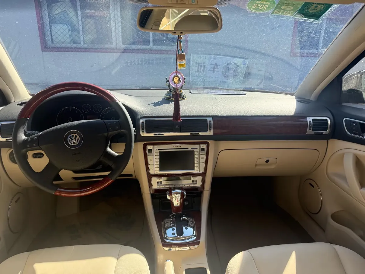 2009 Volkswagen Passat 1.8T 163HP L4 5AT,autocango,china used car exporter,china ev exporter,chinese used car exporter,chinese used ev exporter