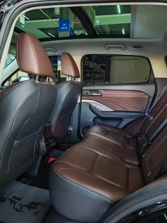 2021 WEY VV6 2.0T 227HP L4 7DCT,autocango,china used car exporter,china ev exporter,chinese used car exporter,chinese used ev exporter