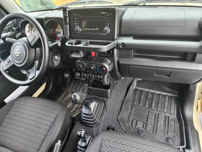 2025 Geely Coolray 1.5L 126HP L4 5MT,autocango,china used car exporter,china ev exporter,chinese used car exporter,chinese used ev exporter