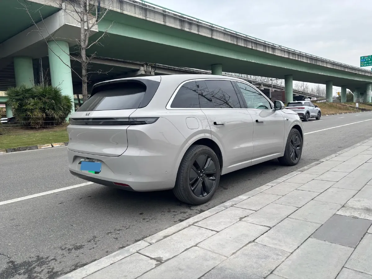 2024 Li L6 Range Extended 154HP L4 REEV 36.8KWH,autocango,china used car exporter,china ev exporter,chinese used car exporter,chinese used ev exporter