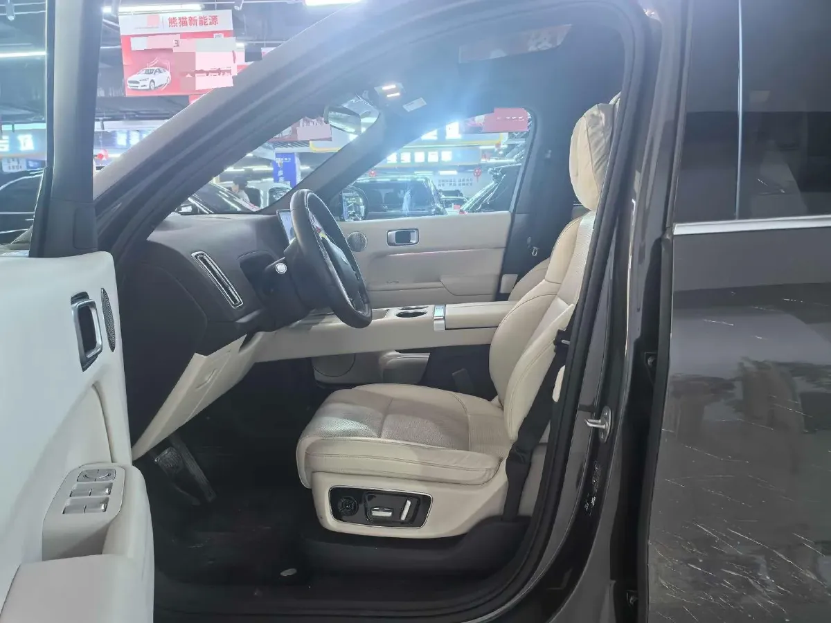 2022 Li L9 Range Extended 154HP REEV 42.6KWH,autocango,china used car exporter,china ev exporter,chinese used car exporter,chinese used ev exporter