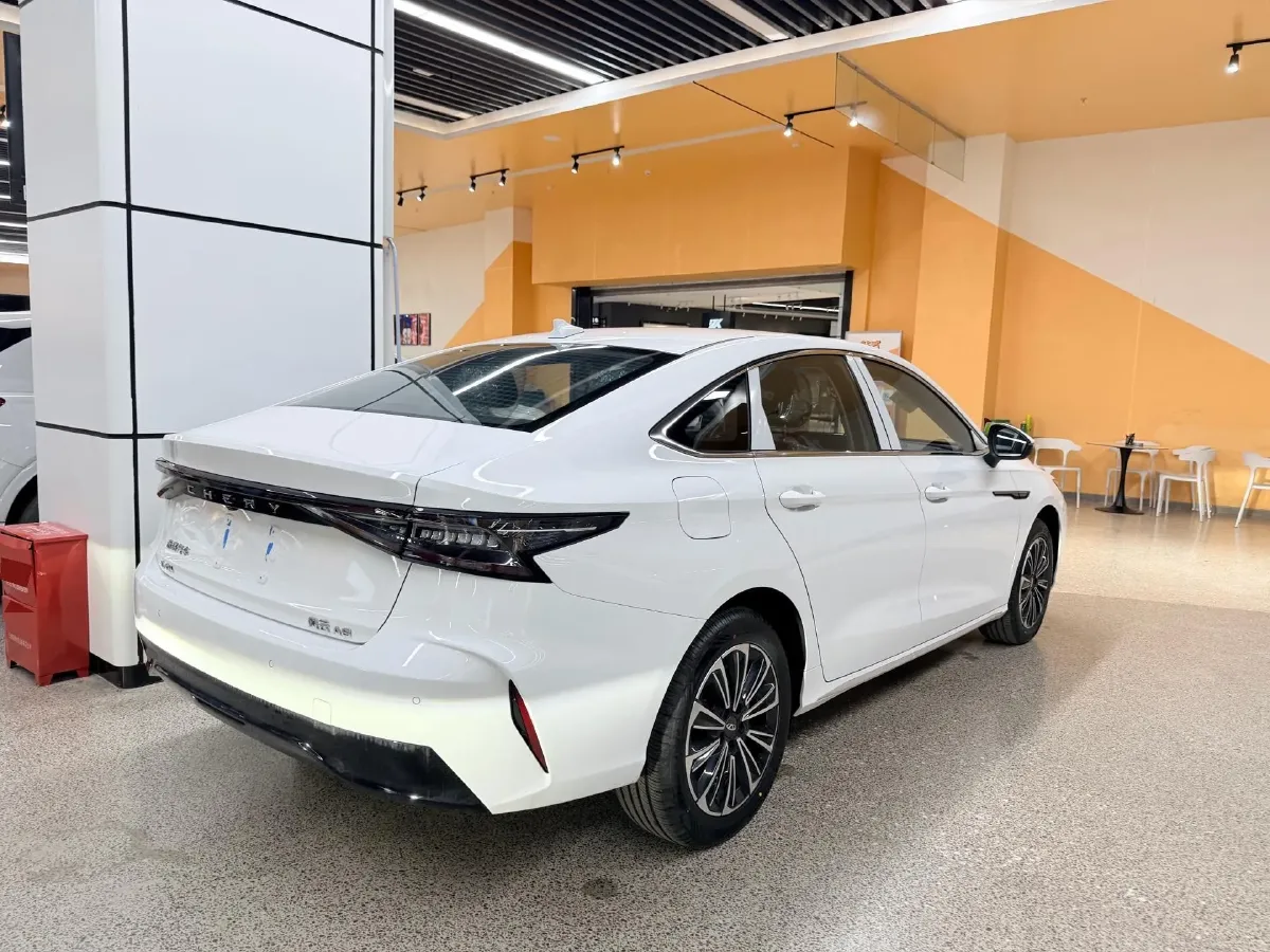 2024 Fulwin FulwinA8 1.5T 156HP L4 1DHT PHEV 18.3KWH,autocango,china used car exporter,china ev exporter,chinese used car exporter,chinese used ev exporter