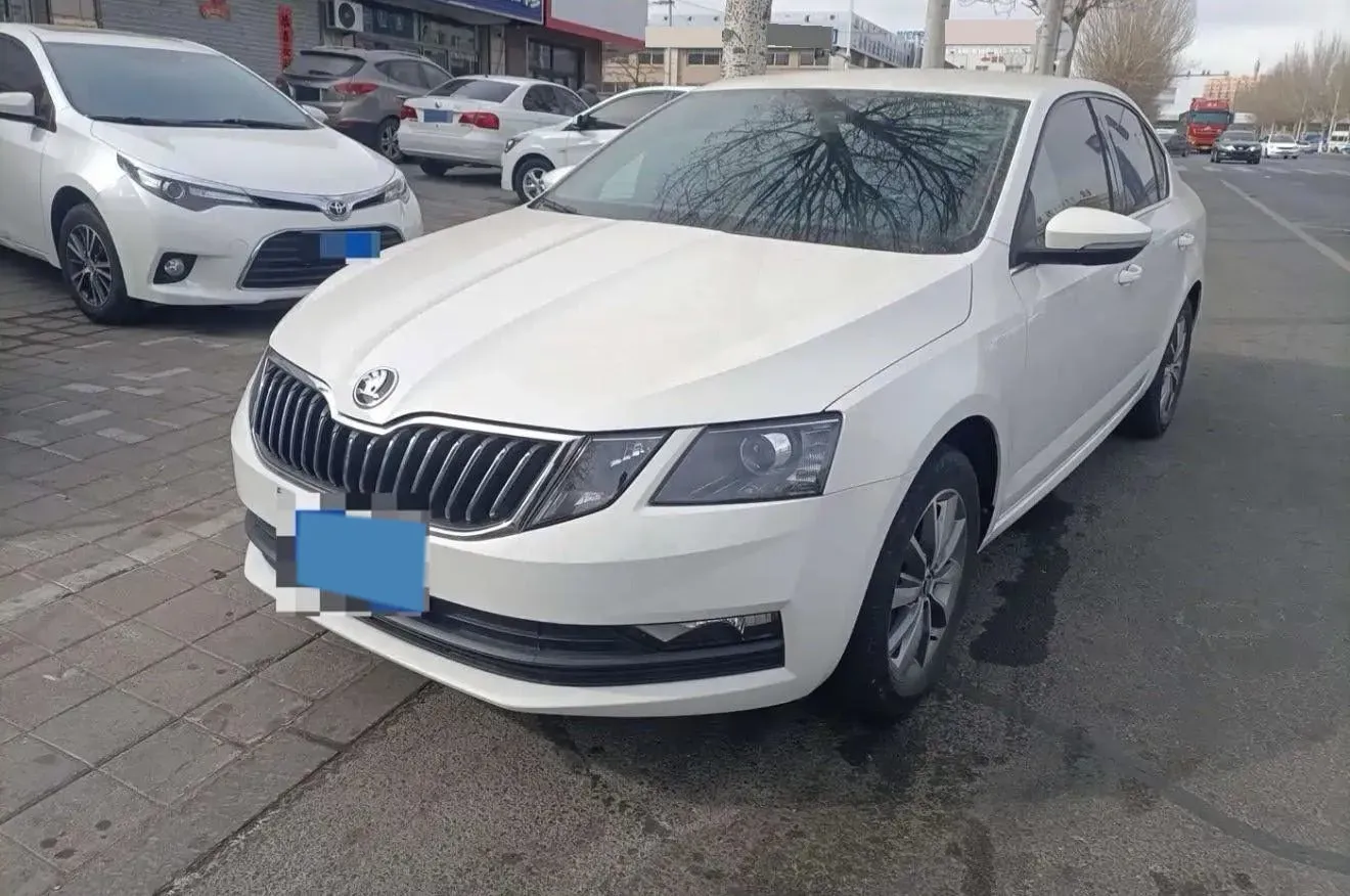 2021 Skoda Octavia 1.5L 113HP L4 6AT,autocango,china used car exporter,china ev exporter,chinese used car exporter,chinese used ev exporter