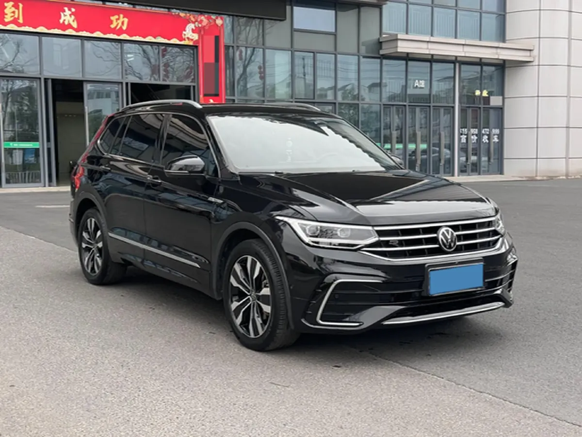 2024 Volkswagen Tiguan L 2.0T 186HP L4 7DCT,autocango,china used car exporter,china ev exporter,chinese used car exporter,chinese used ev exporter