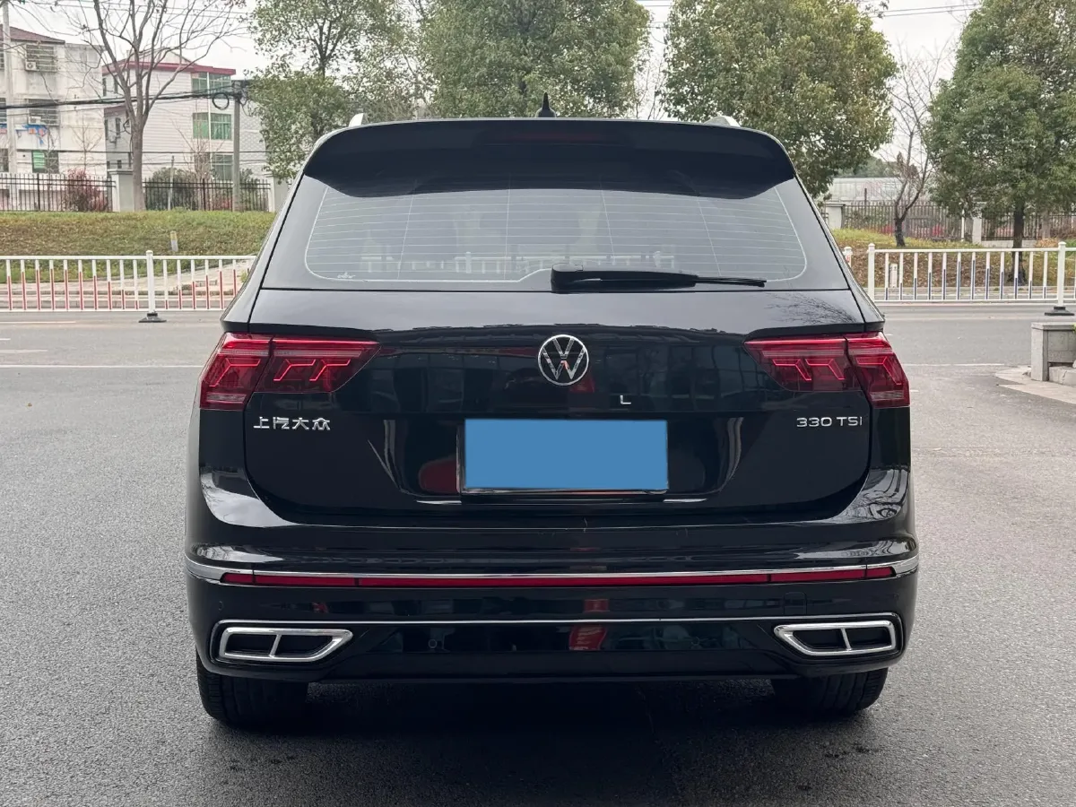 2024 Volkswagen Tiguan L 2.0T 186HP L4 7DCT,autocango,china used car exporter,china ev exporter,chinese used car exporter,chinese used ev exporter