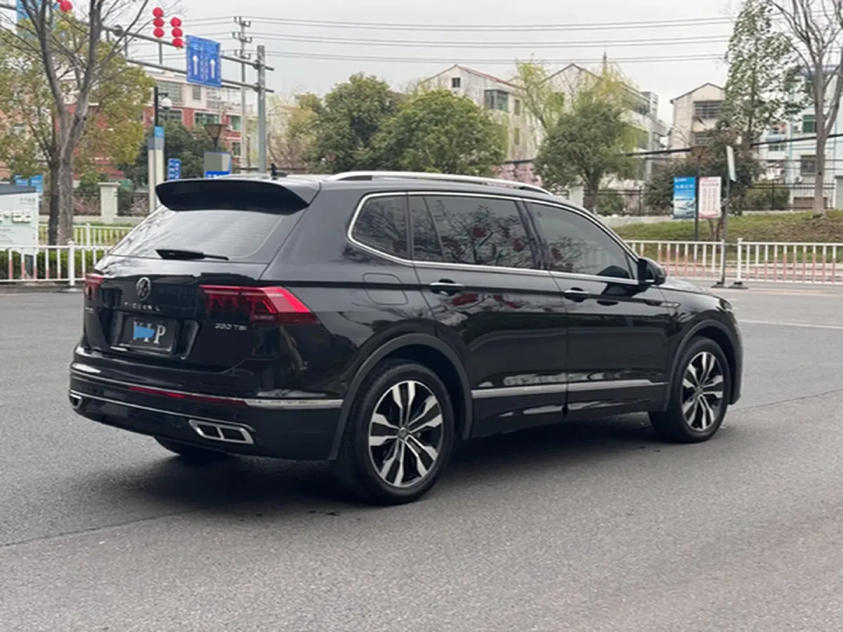 2024 Volkswagen Tiguan L 2.0T 186HP L4 7DCT,autocango,china used car exporter,china ev exporter,chinese used car exporter,chinese used ev exporter