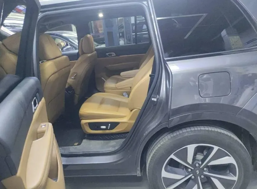 2021 Li ONE Range Extended 131HP REEV 40.5KWH,autocango,china used car exporter,china ev exporter,chinese used car exporter,chinese used ev exporter