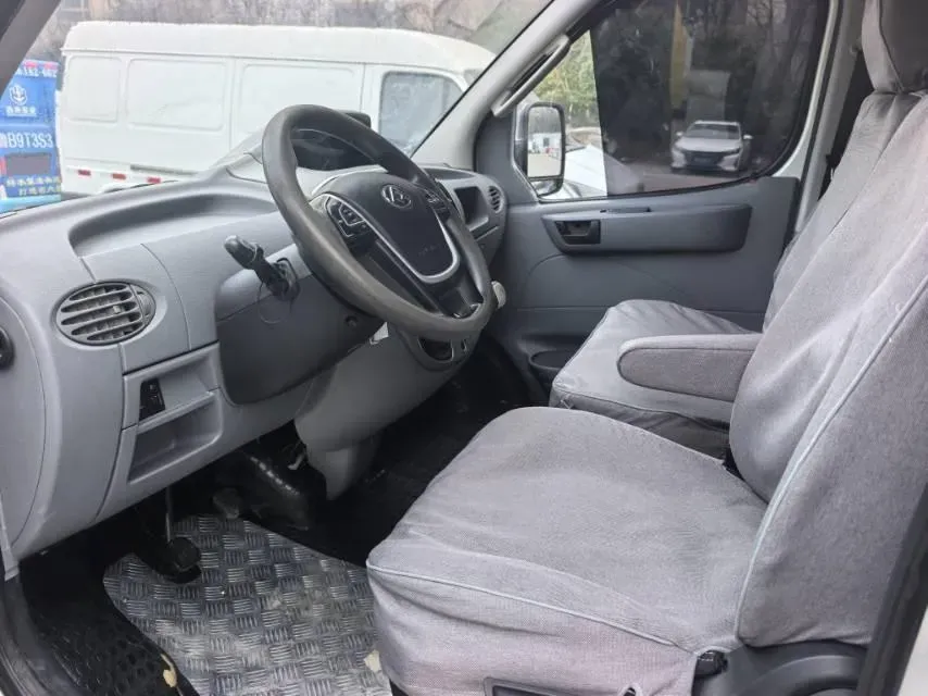 2020 MAXUS XinTu V80 2.5T 136HP L4 6MT,autocango,china used car exporter,china ev exporter,chinese used car exporter,chinese used ev exporter