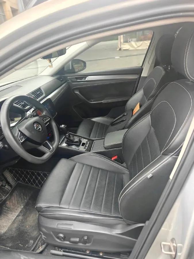 2019 Skoda Superb 1.4T 150HP L4 7DCT,autocango,china used car exporter,china ev exporter,chinese used car exporter,chinese used ev exporter