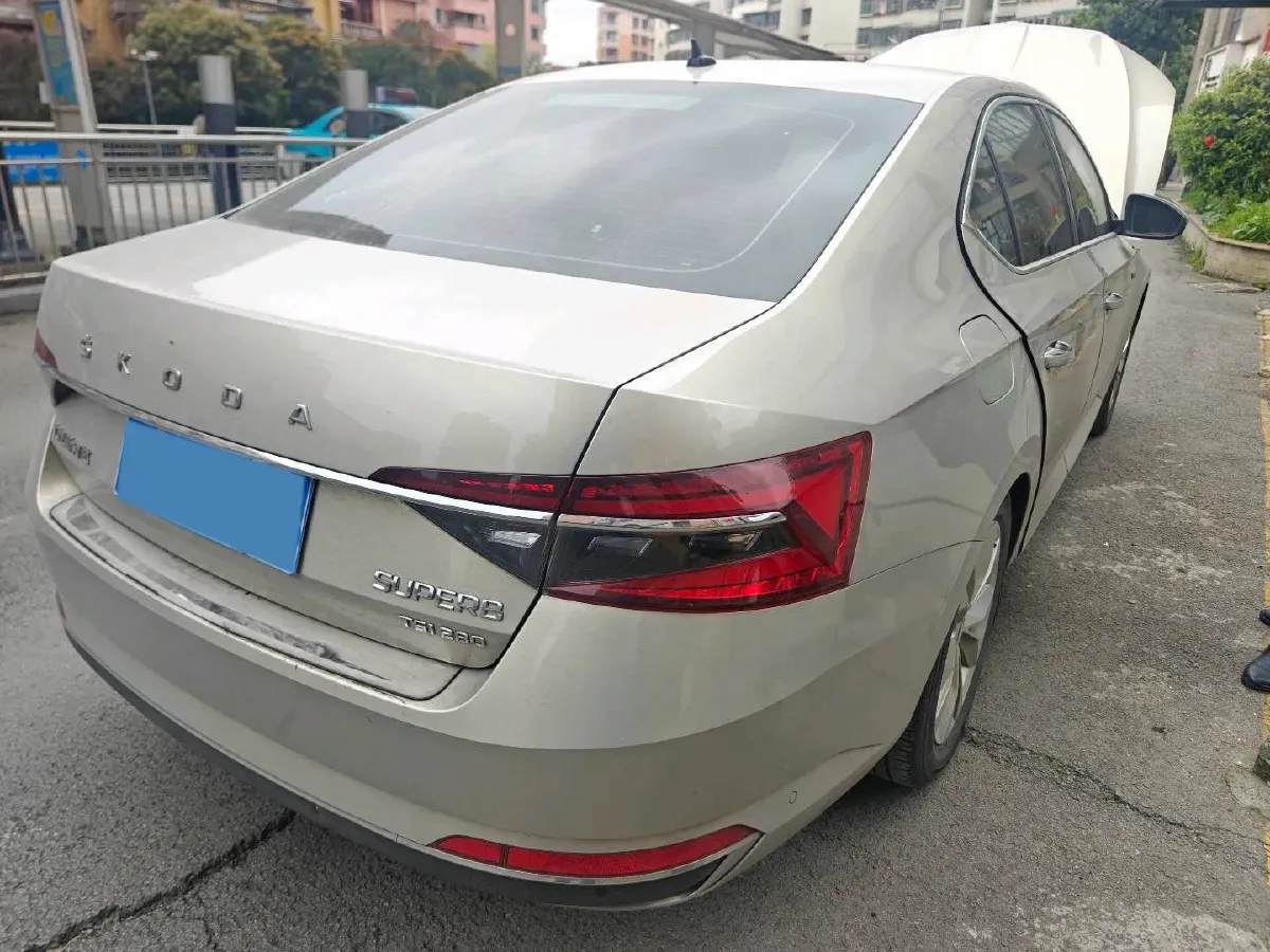 2019 Skoda Superb 1.4T 150HP L4 7DCT,autocango,china used car exporter,china ev exporter,chinese used car exporter,chinese used ev exporter