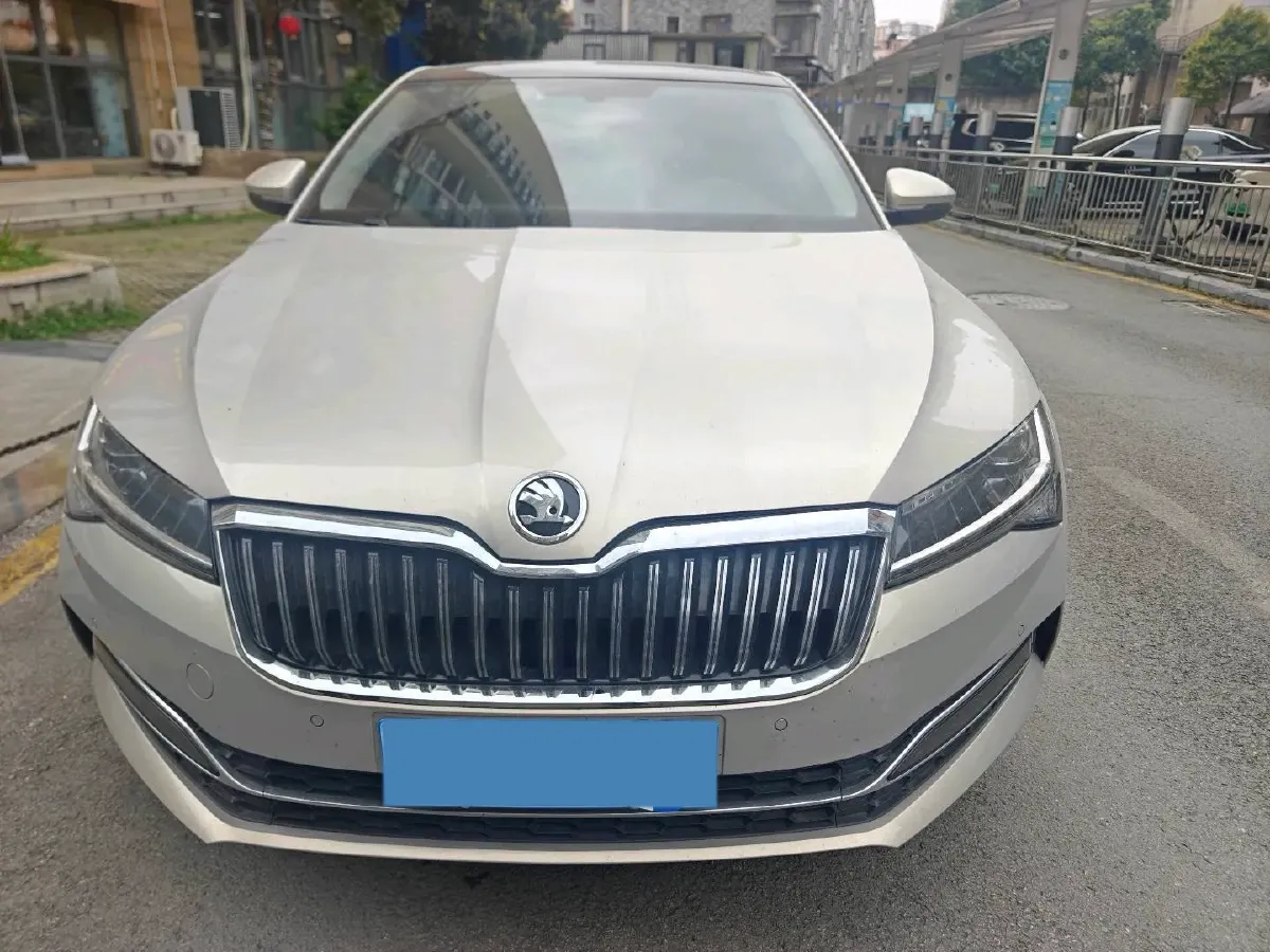 2019 Skoda Superb 1.4T 150HP L4 7DCT,autocango,china used car exporter,china ev exporter,chinese used car exporter,chinese used ev exporter