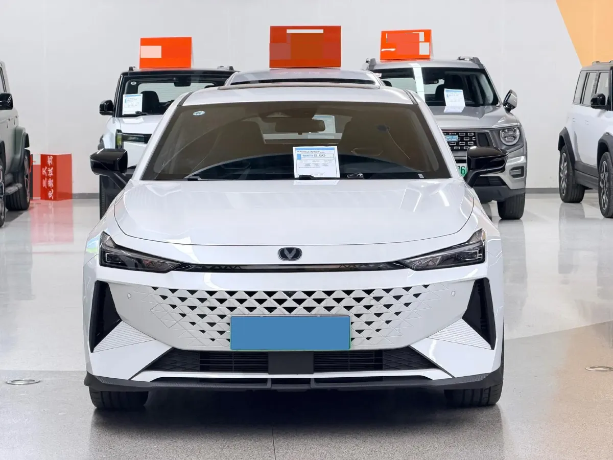 2024 ChangAn UNI-V iDD 1.5L 110HP L4 E-CVT PHEV 18.99KWH,autocango,china used car exporter,china ev exporter,chinese used car exporter,chinese used ev exporter