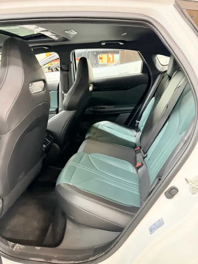 2024 ChangAn UNI-V iDD 1.5L 110HP L4 E-CVT PHEV 18.99KWH,autocango,china used car exporter,china ev exporter,chinese used car exporter,chinese used ev exporter